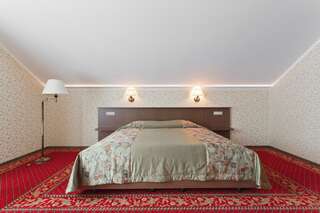 Отель Дрозды Клуб Ждановичи Улучшенный двухместный номер с 1 кроватью-5