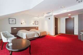 Отель Дрозды Клуб Ждановичи Улучшенный двухместный номер с 1 кроватью или 2 отдельными кроватями-4